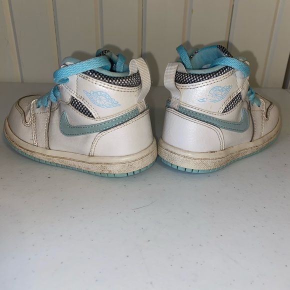 Toddler Size 6 BOGS Boots and Jordan High Tops - Picture 9 of 12